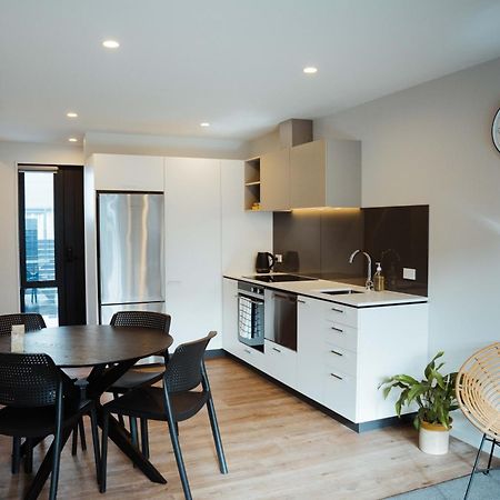 New Townhouse, Heart Of City Centre, 2 Bed 2 Bath, Car Park كريستتشيرش المظهر الخارجي الصورة