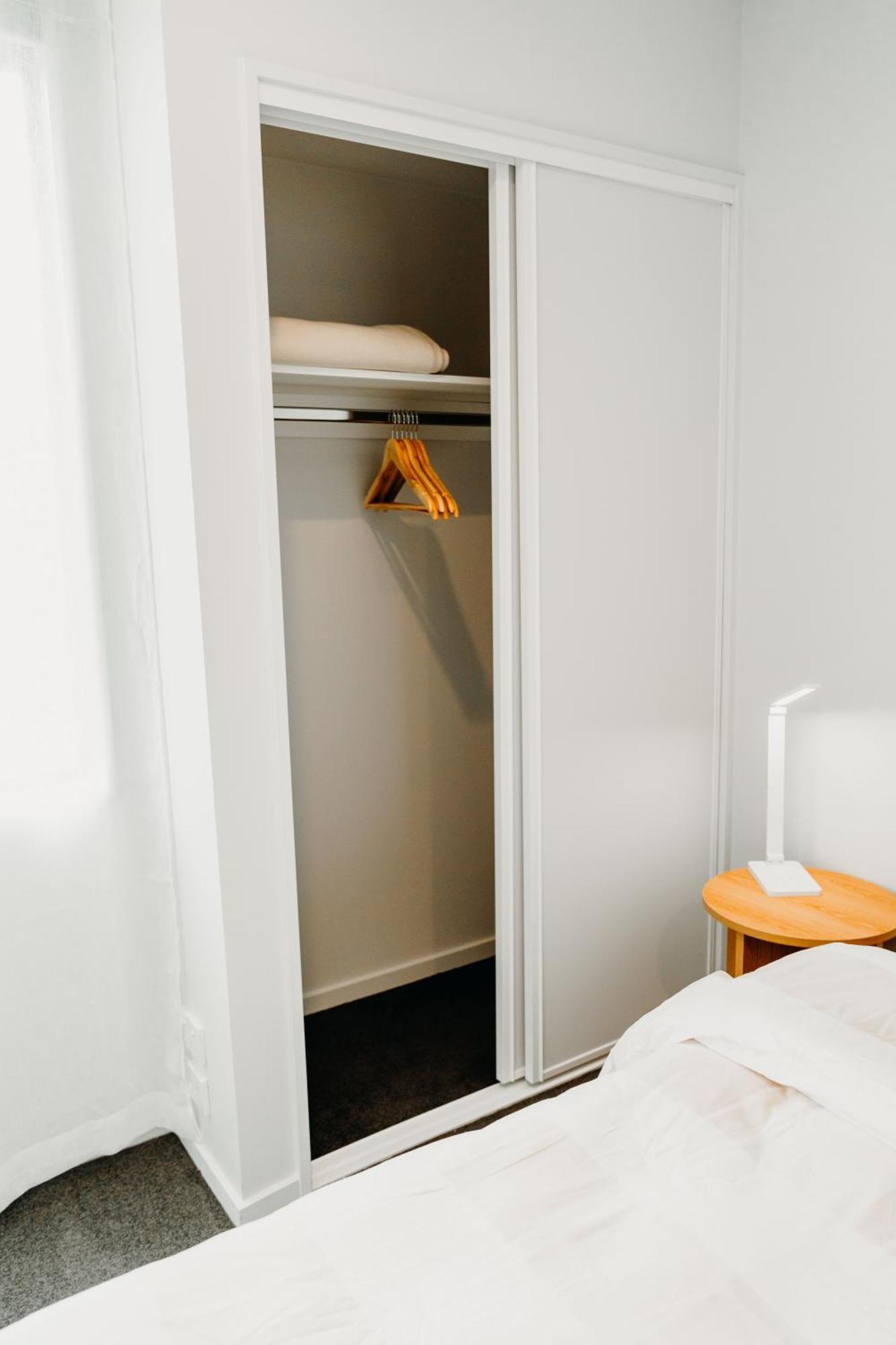 New Townhouse, Heart Of City Centre, 2 Bed 2 Bath, Car Park كريستتشيرش المظهر الخارجي الصورة